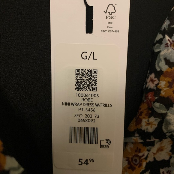 Dynamite floral dress - Picture 3 of 3